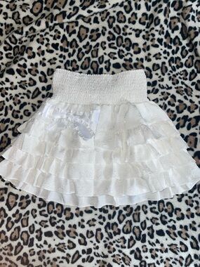 ♡ White Frilly Skirt